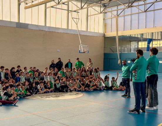Escuela - Espartinas / Victor Mateo