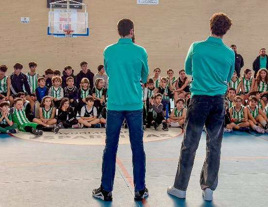 Escuela - Espartinas / Victor Mateo