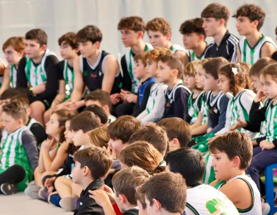 Escuela - Espartinas / Victor Mateo