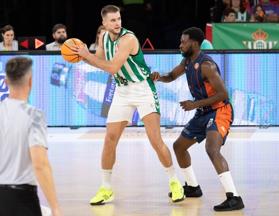 J2 - Real Betis Baloncesto - Grupo Ureta Tizona Burgos / Antonio Martín