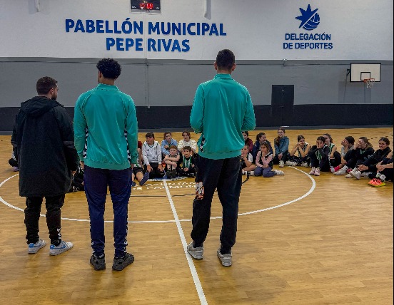 Escuela - Carmona / Victor Mateo